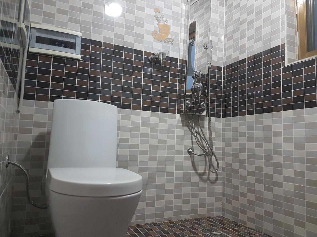 Mbayaville Hotel Дуала Екстер'єр фото