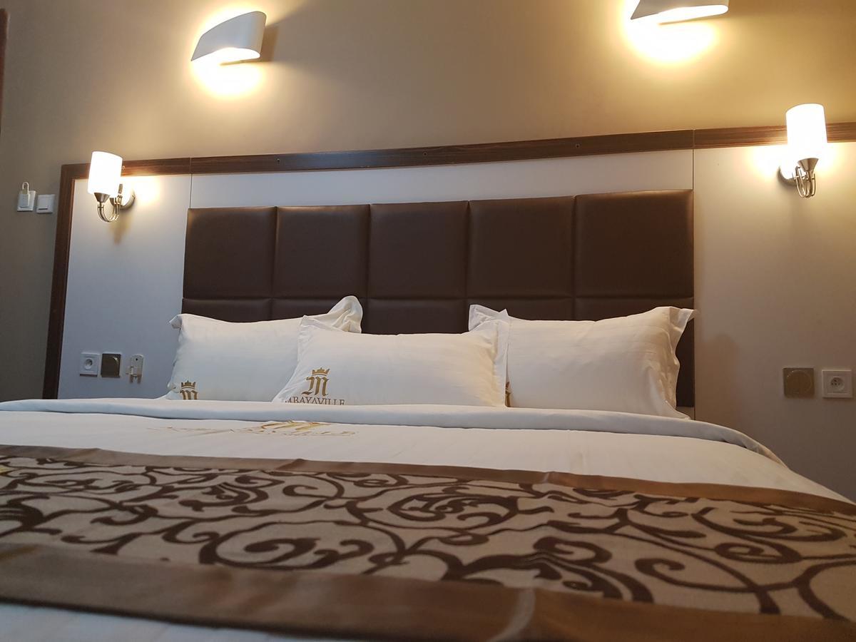 Mbayaville Hotel Дуала Екстер'єр фото