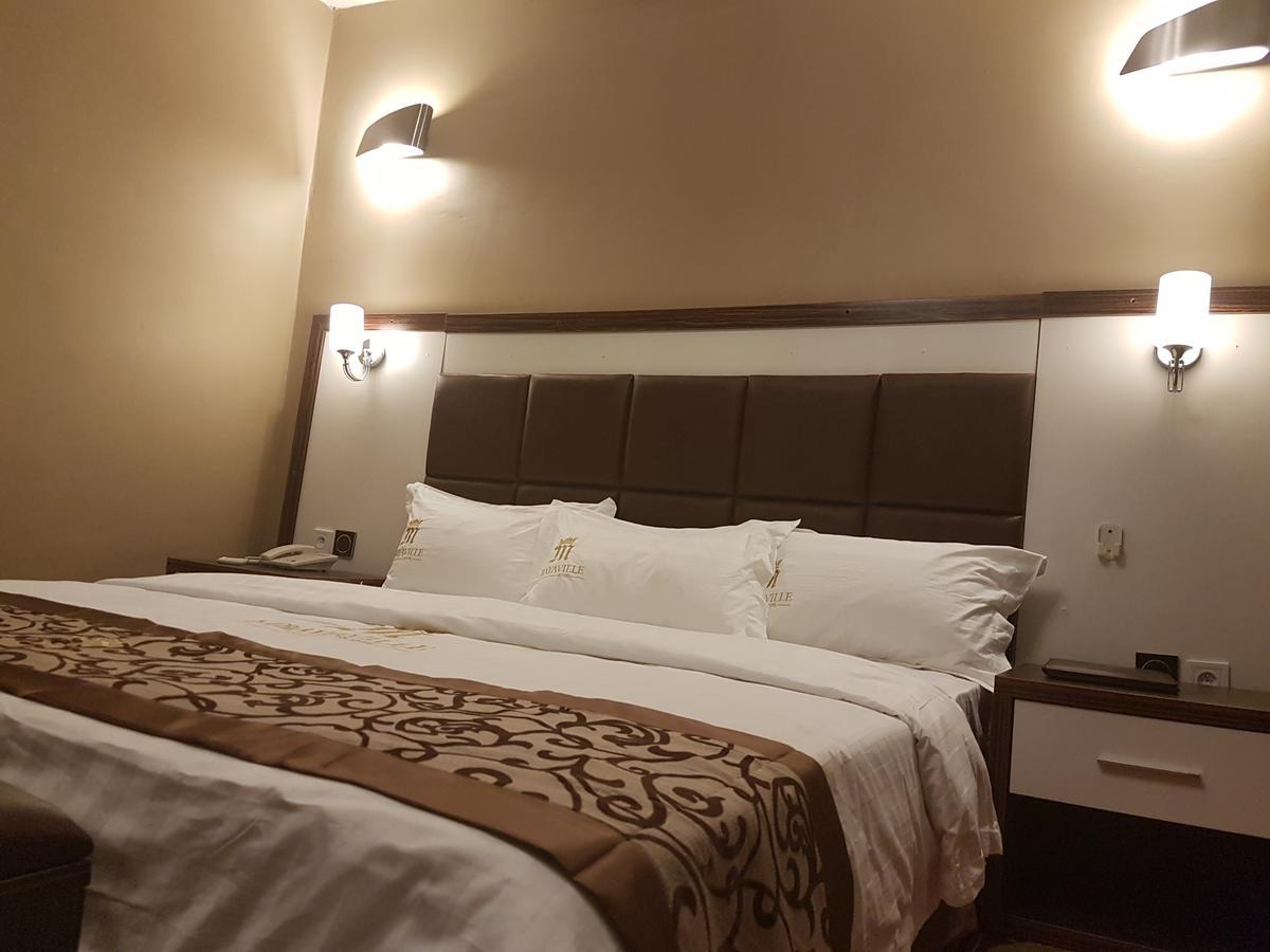 Mbayaville Hotel Дуала Екстер'єр фото