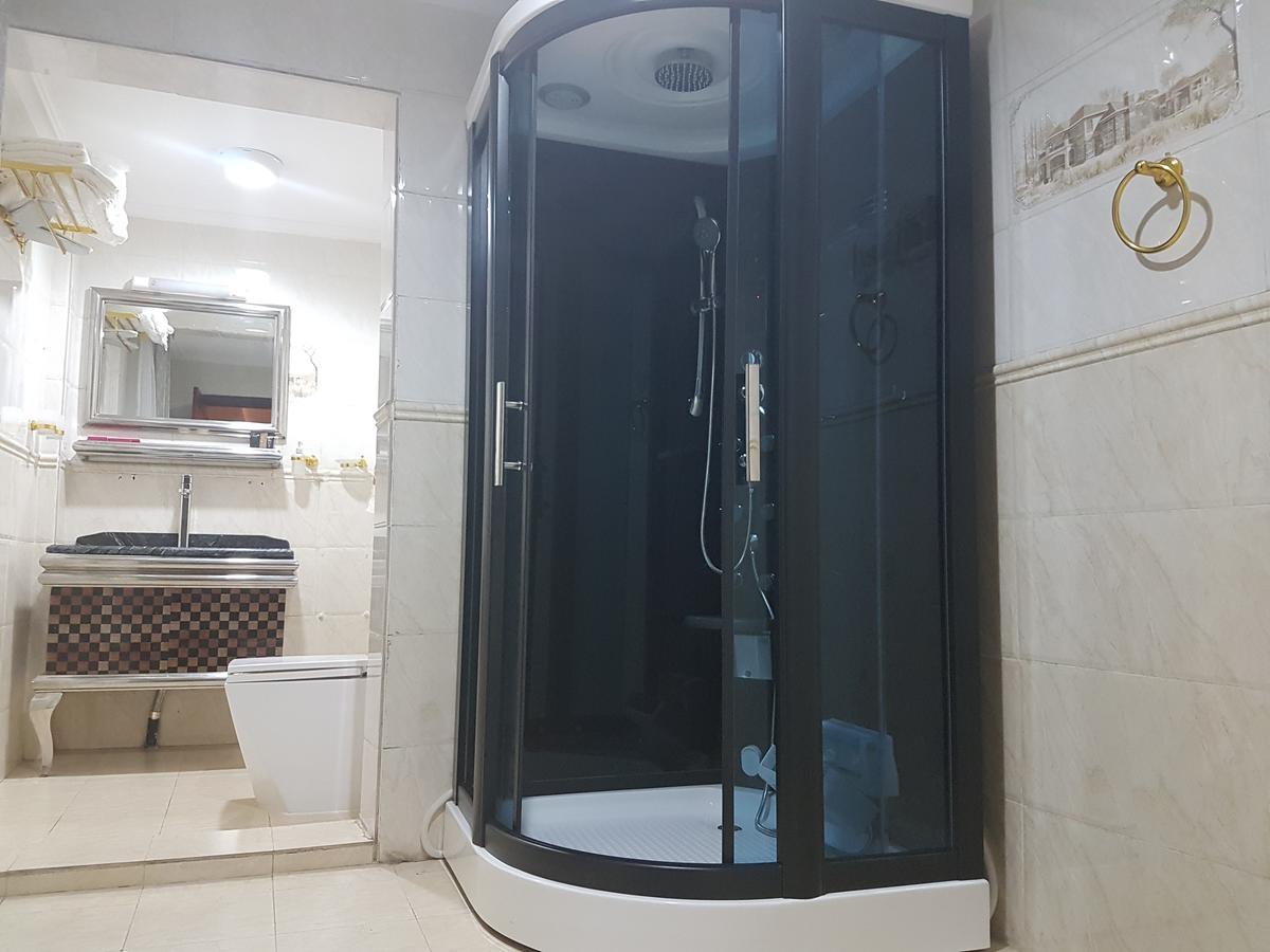Mbayaville Hotel Дуала Екстер'єр фото