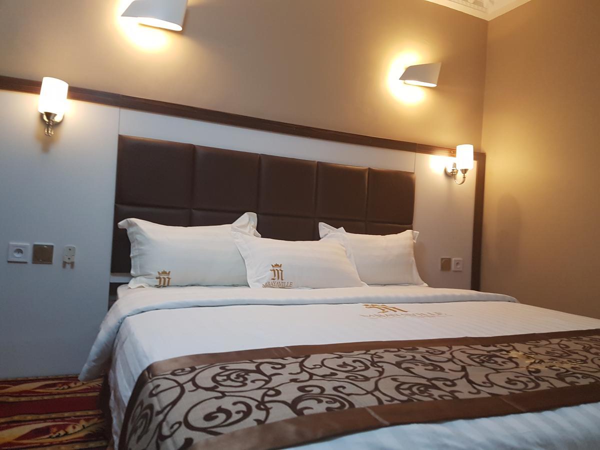 Mbayaville Hotel Дуала Екстер'єр фото