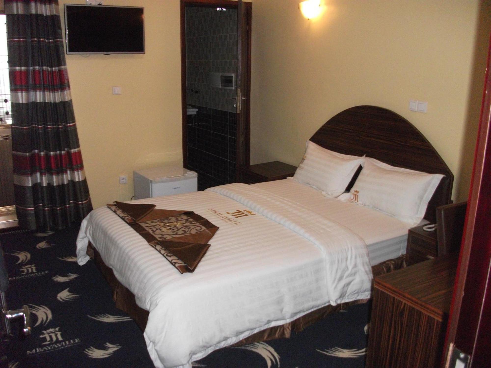 Mbayaville Hotel Дуала Екстер'єр фото