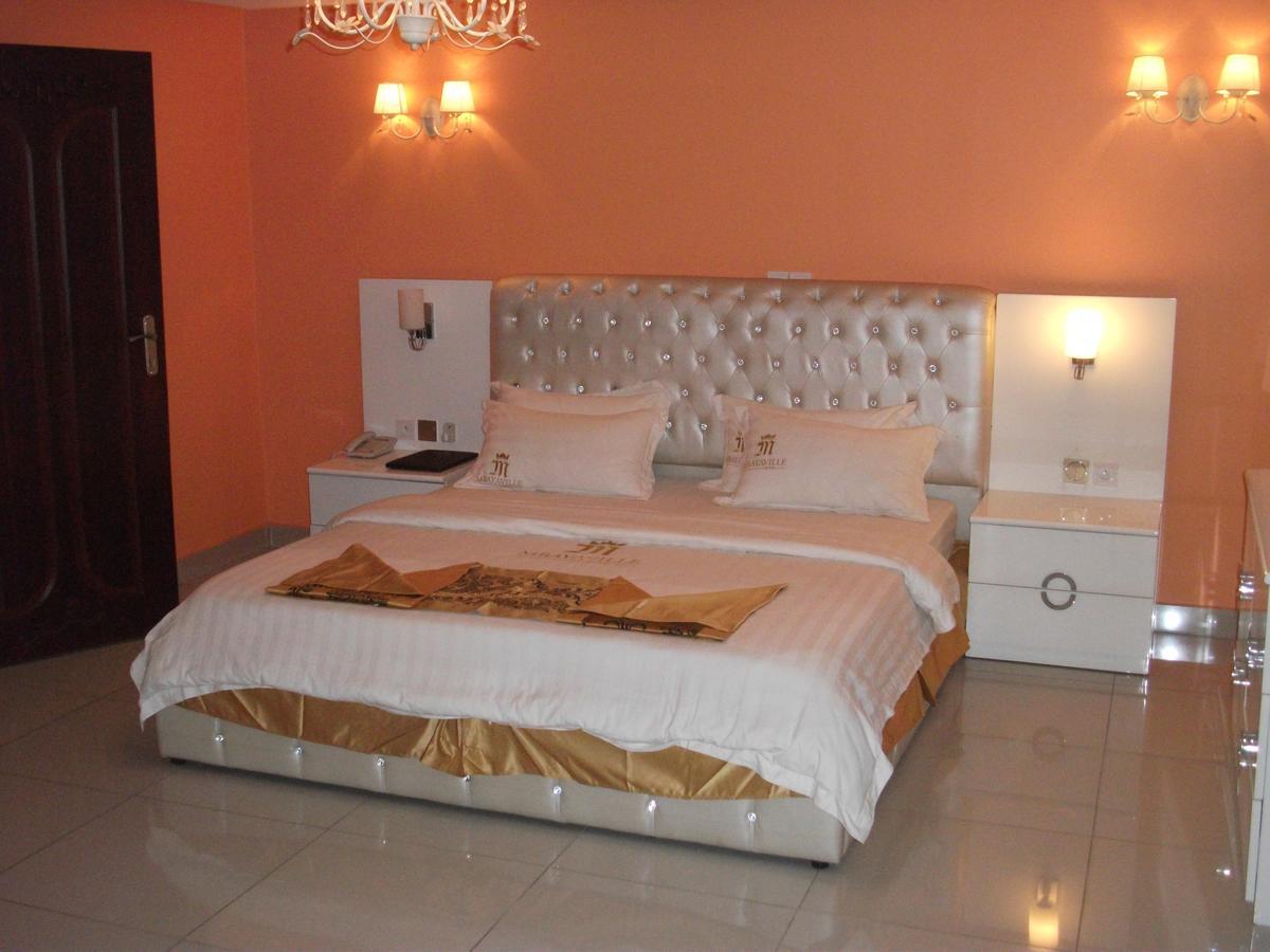 Mbayaville Hotel Дуала Екстер'єр фото